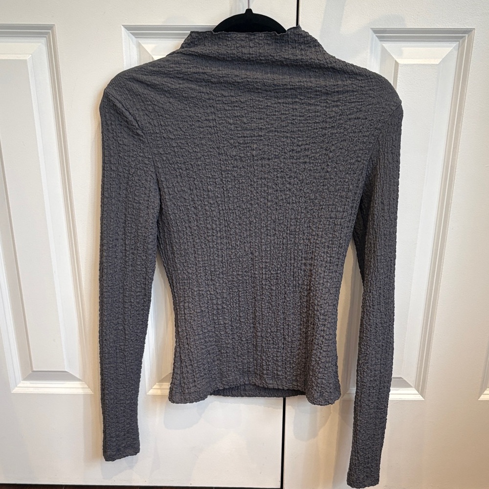 Dynamite Gray Mock Neck Textured Long Sleeve Top